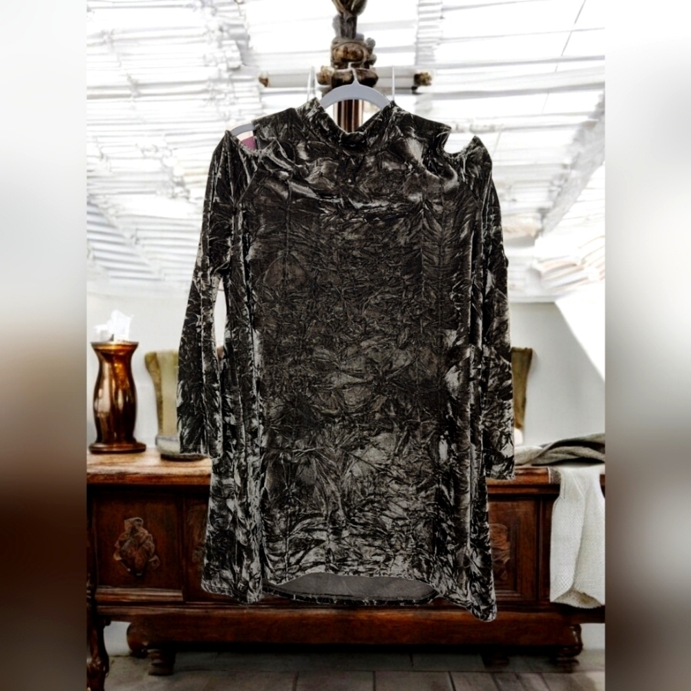 Coco + Carmen L/XL Crushed Velvet Green Mini